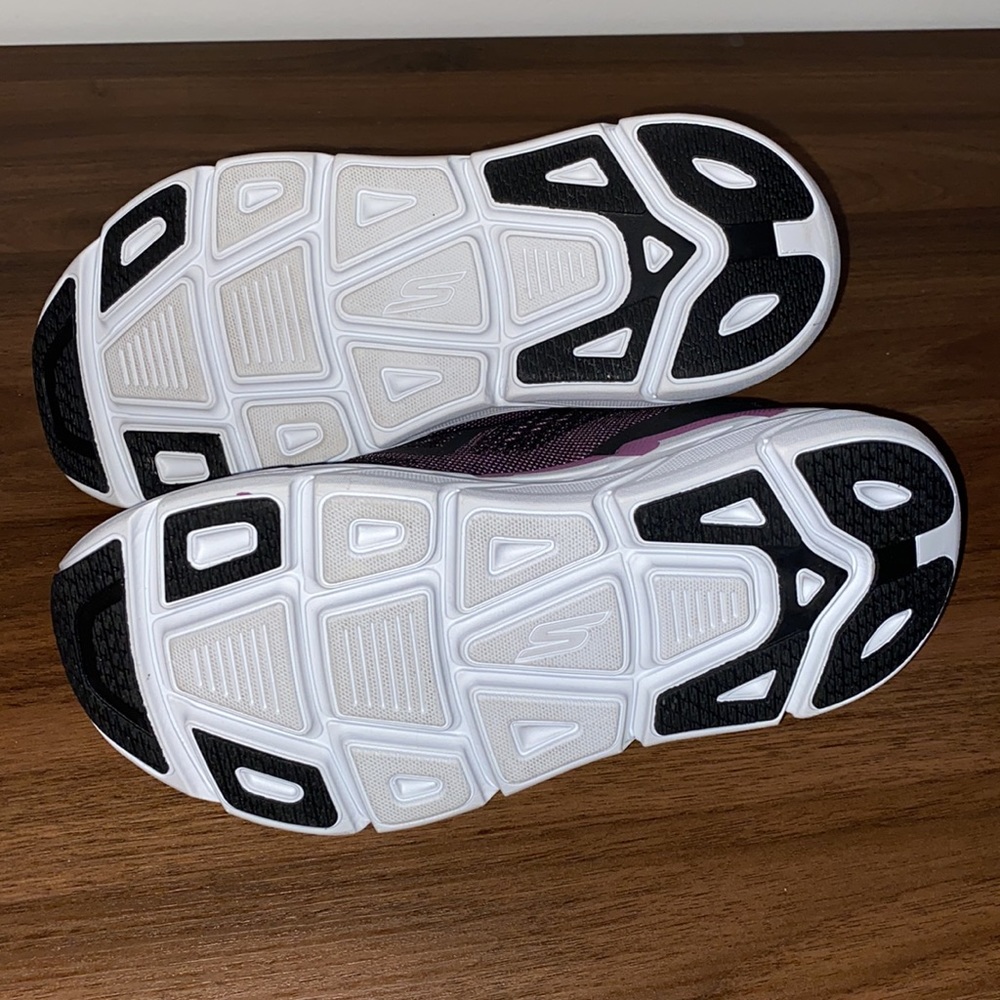 New Women's Skechers Goga Mat Running Purple Shoes - Picture 6 of 7
